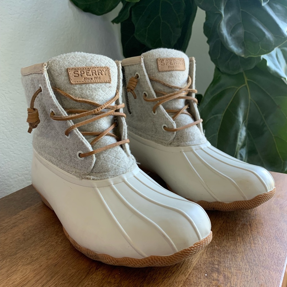 Sperry Saltwater Boots Grey/White size 7.5